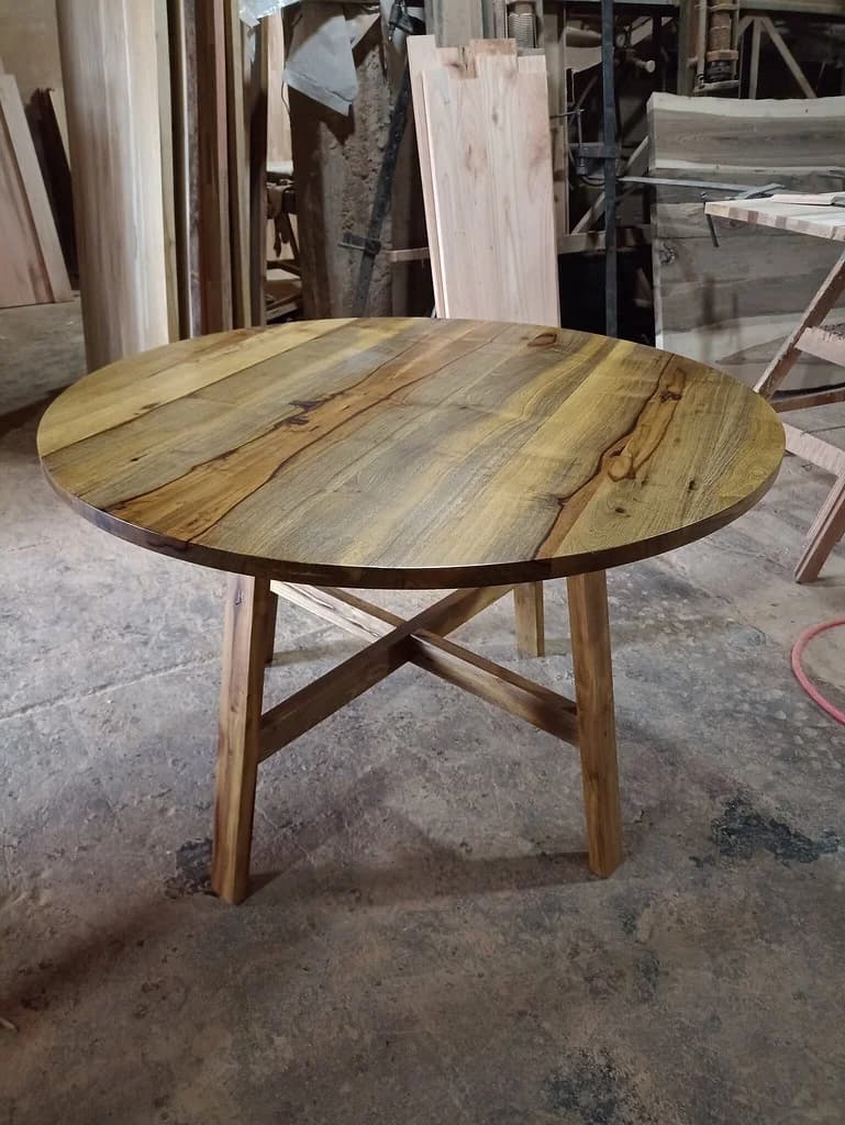 Mesa redonda de madera de Breyo