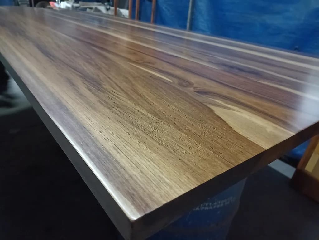 Tapa de mesa de madera maciza de Peteribí