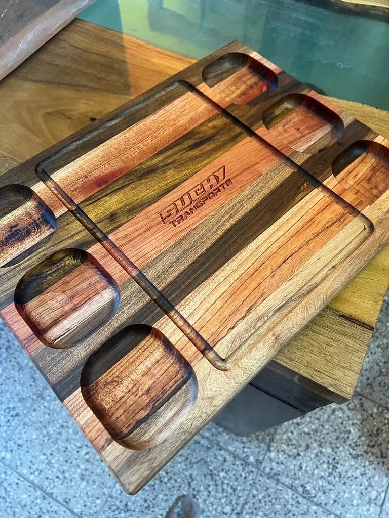 Tabla de picada de 40 por 30 centímetros en madera dura