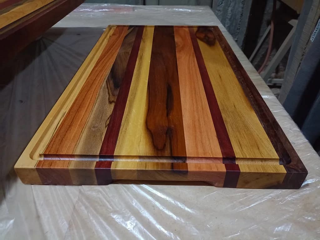 Tabla de asado de mix de maderas duras